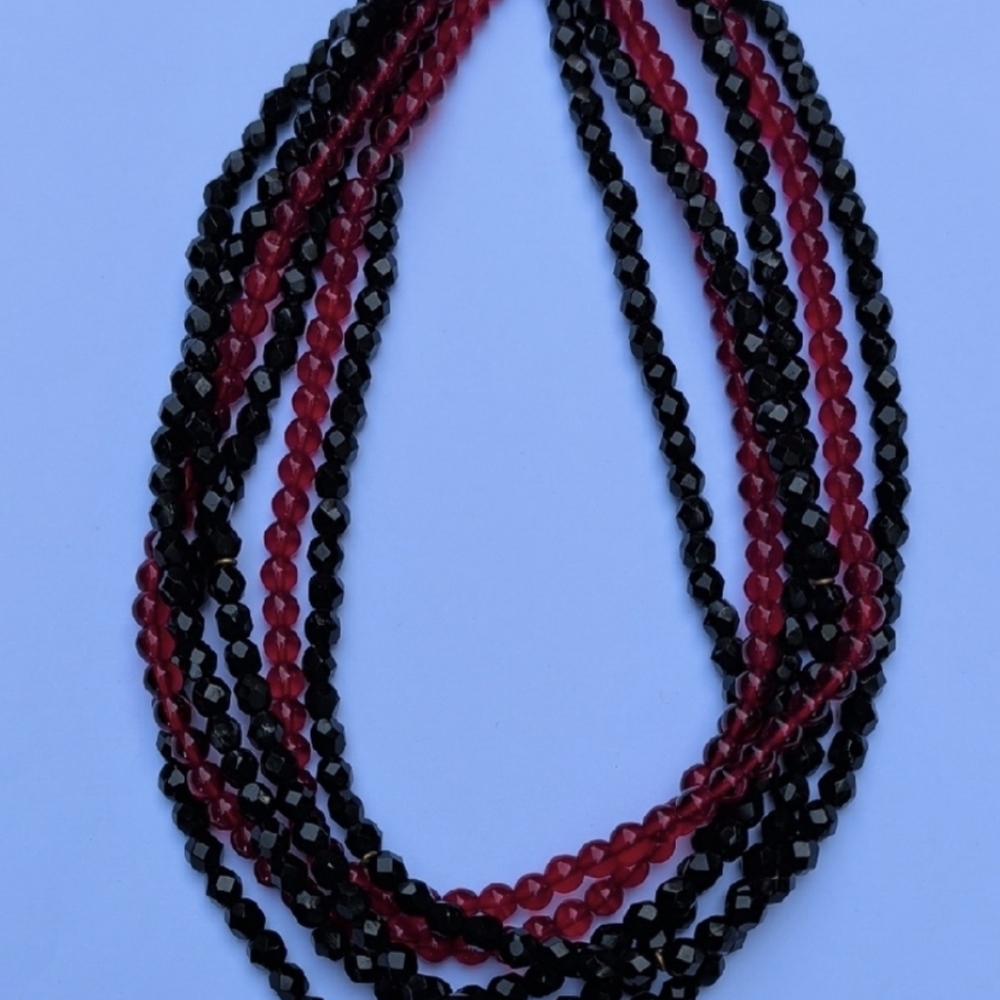 Vintage Black and Red Glass Bead Necklace